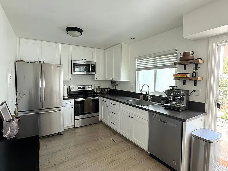 24521 Alta Vista Dr. — Photo 2