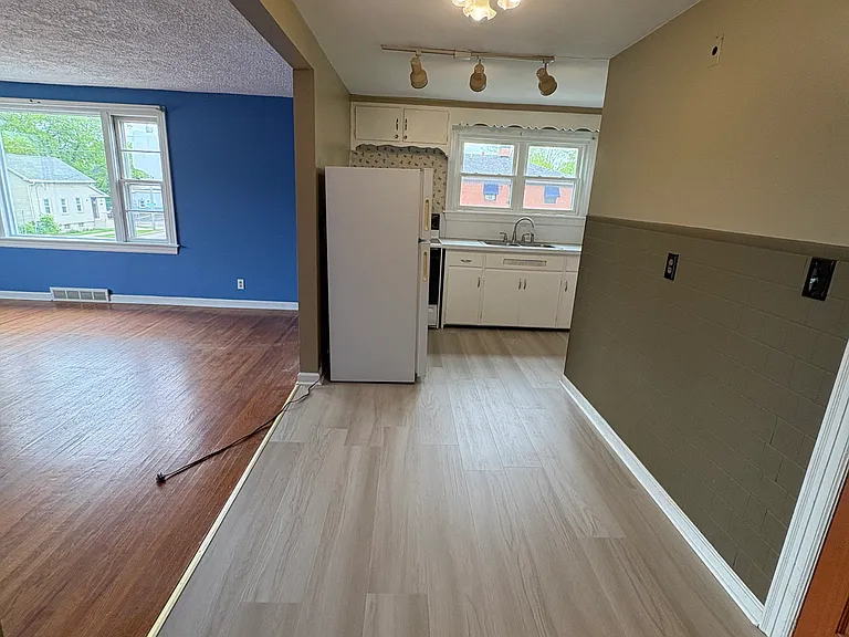 5295 Broadway St #1 — Photo 2