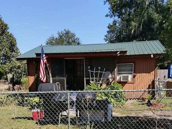 4th image of 8577 PEACH Street