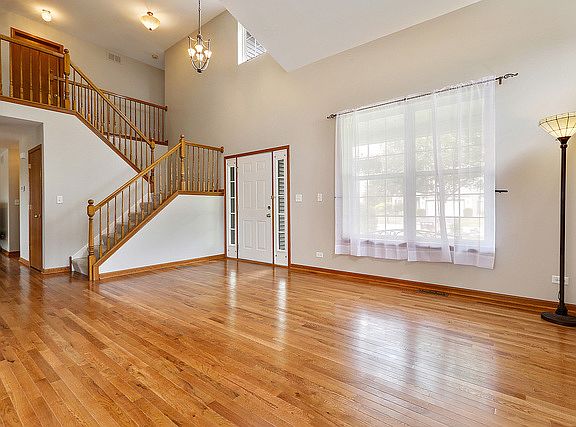 3rd image of 3010 Twin Falls Dr