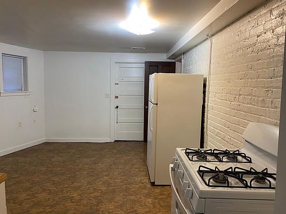 4th image of 2031 W Summerdale Ave #G