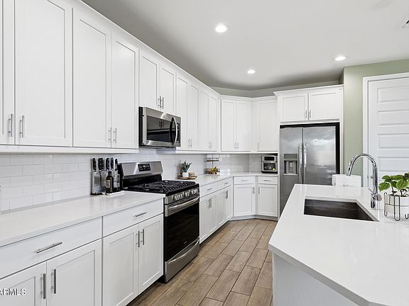 4th image of 2208 E PALMDALE Lane