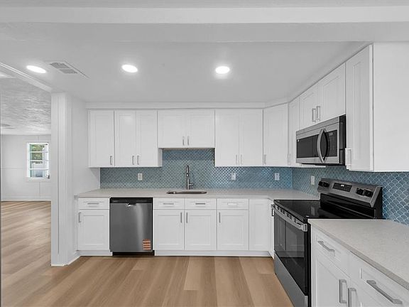 3rd image of 358 BOCA CIEGA DRIVE