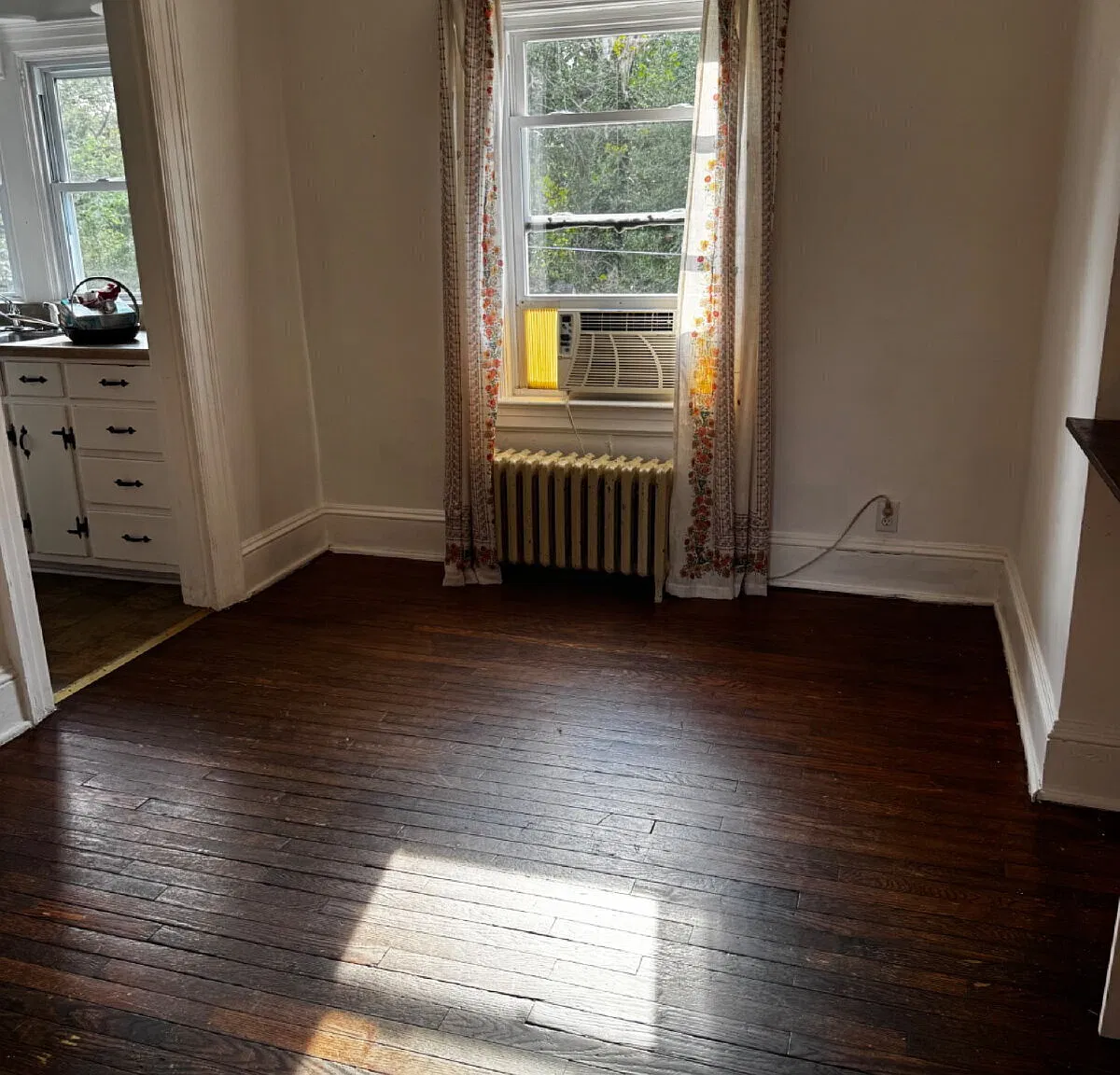 3 Bed / 1 Bed Multi Family (Available Now) — Photo 3