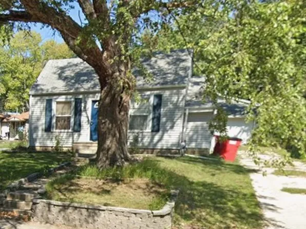 514 W Bradley Ave, Champaign, IL 61820