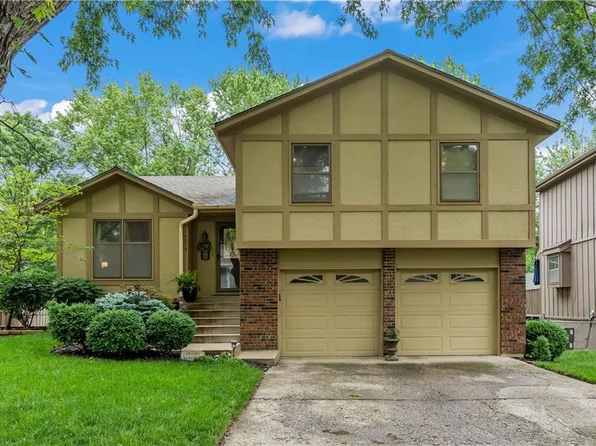 16224 W 126th St, Olathe, KS 66062