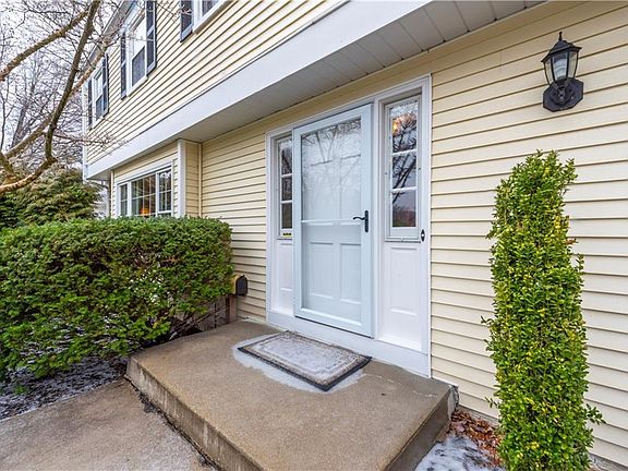 2nd image of 26805 Sleepy Hollow Dr