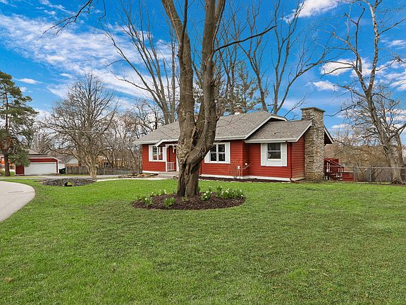 3rd image of 378 Winsor Dr
