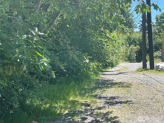 5th image of 7610 8th Avenue SW