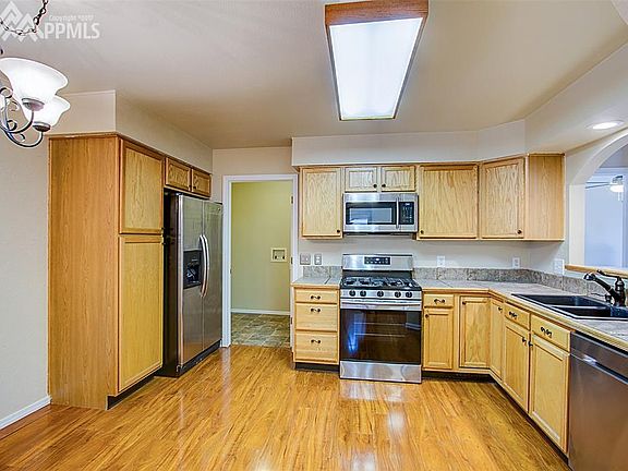 Eat in kitchen with lots of storage.