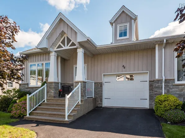46 Castlestone Dr, Bedford, NS B4B 0J4