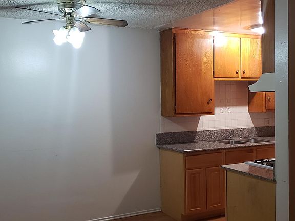 5th image of 610 E Acacia Ave APT 6