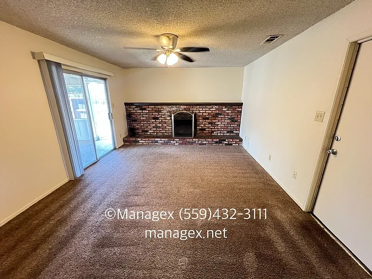 4575 N Lafayette Ave — Photo 4