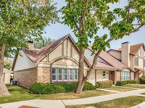 2nd image of 2061 Clubview Dr