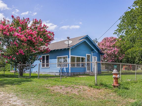 4th image of 806 Plum St