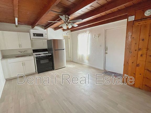 5th image of 2519 N Estrella Ave APT D