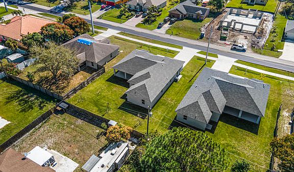 3rd image of 1325 SW Paar Drive