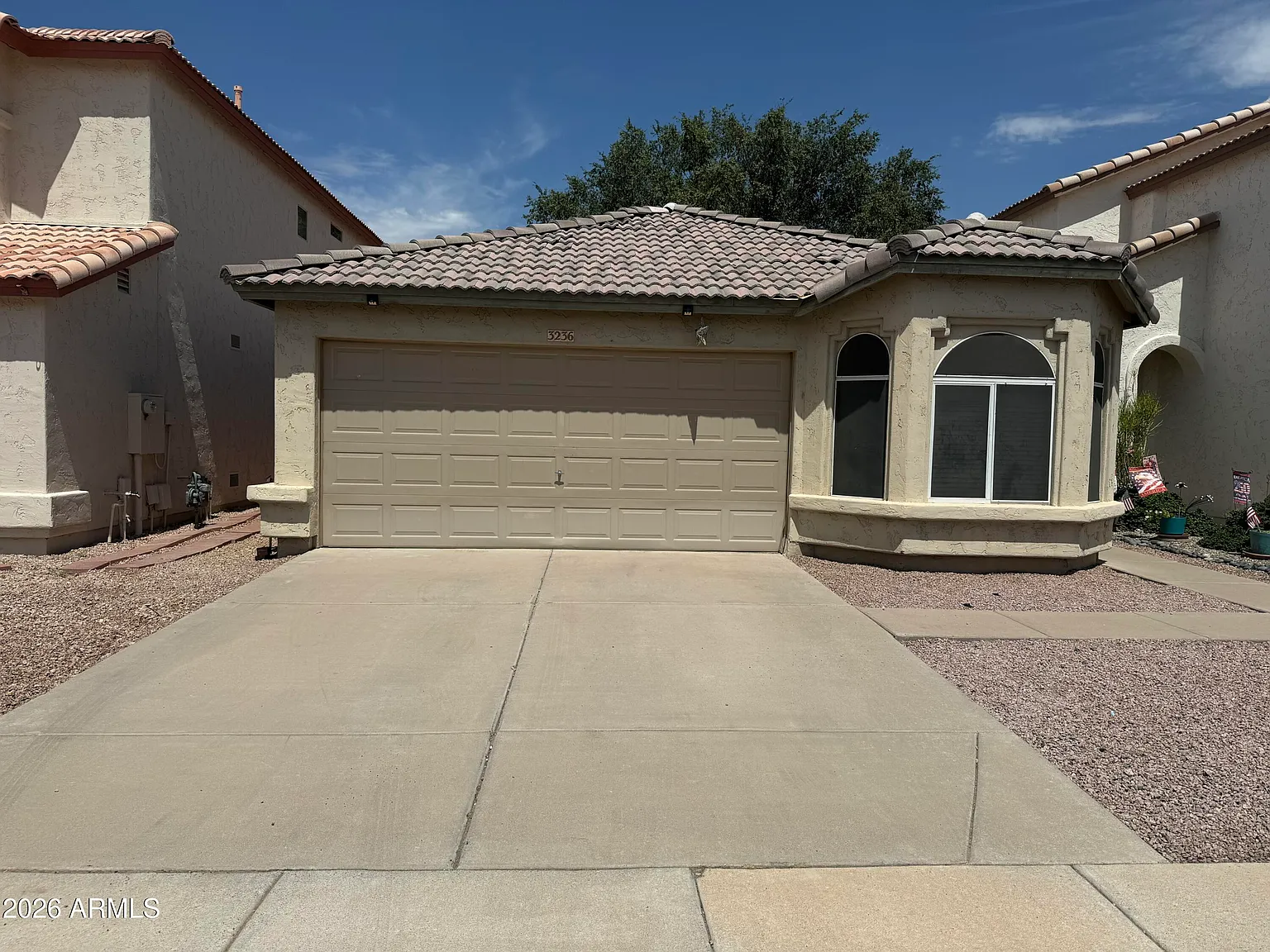 4 bed, 2.0 bath, 1370 sqft, $2,300 — Photo 1