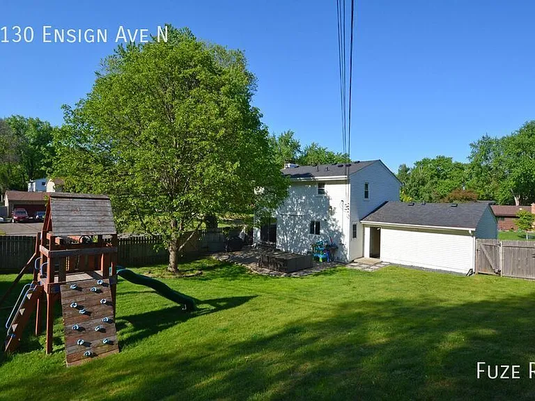 2130 Ensign Ave N — Photo 23