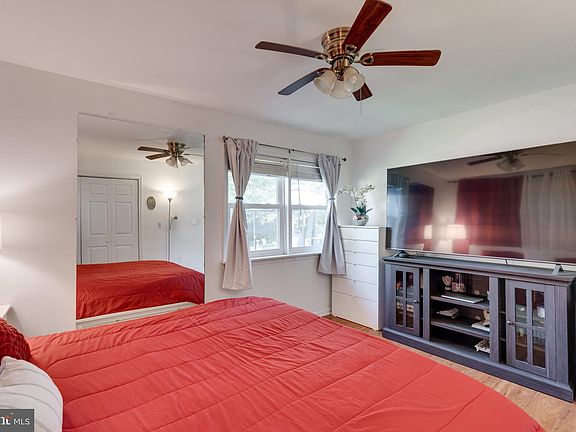 3rd image of 4134 Hoffman Dr