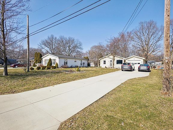 4th image of 23671 Sunnyside Ave