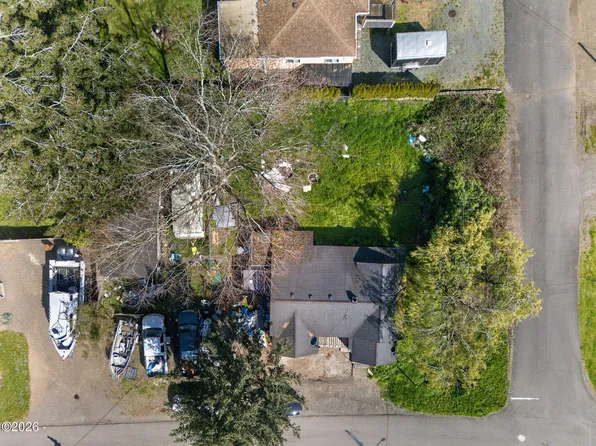 402 Acacia Ave, Garibaldi, OR 97118