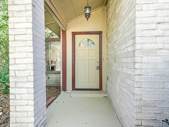3rd image of 3423 Nutwood Ln