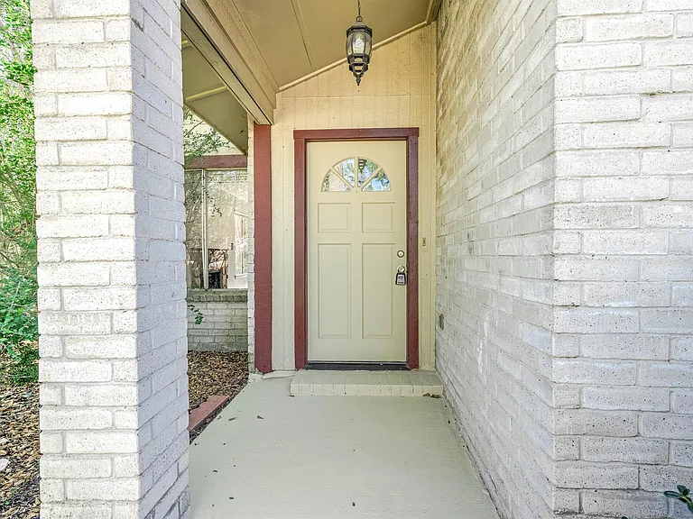 3423 Nutwood Ln — Photo 3