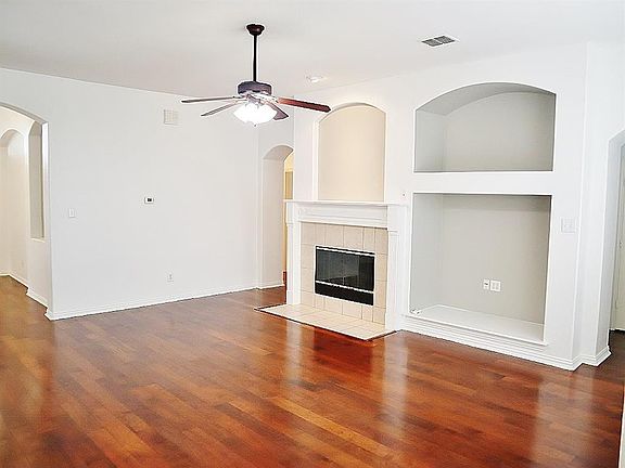 5th image of 745 Saint Andrews Ln