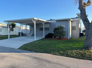 9 Steamboat Dr, Micco, FL 32976