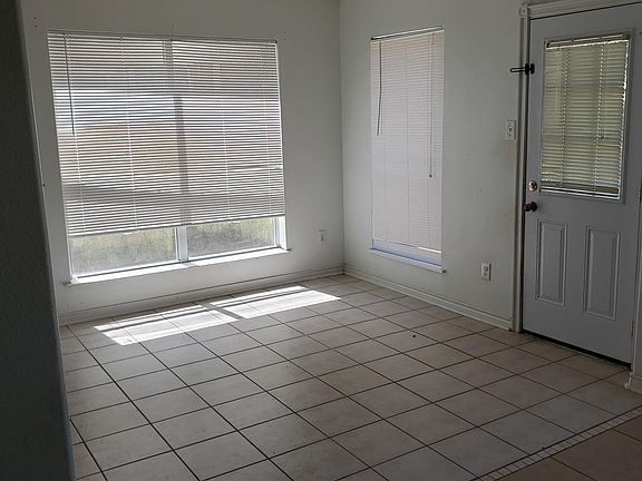 4th image of 306 Glade Bridge Ln