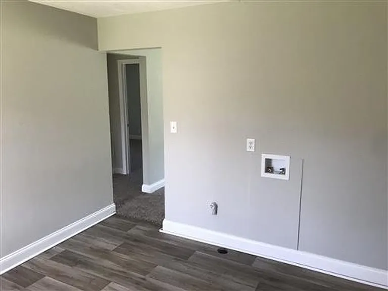 715 Kent Dr — Photo 4
