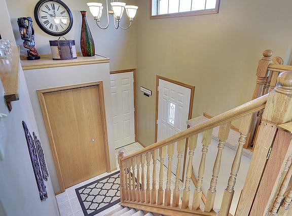 3rd image of 1465 Creekside Dr