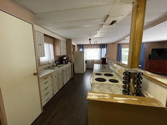 4th image of 1224 Laurel Oak Dr