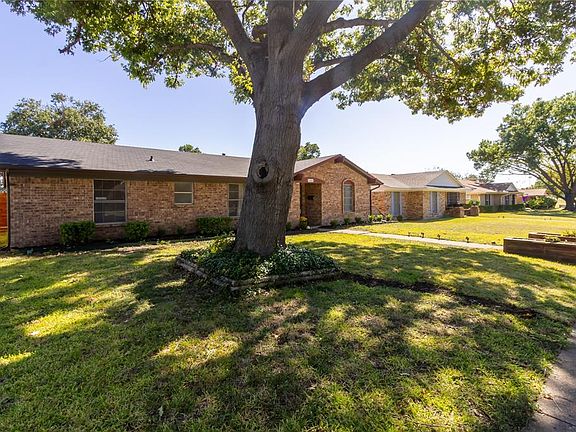 2nd image of 2408 Lovell Dr
