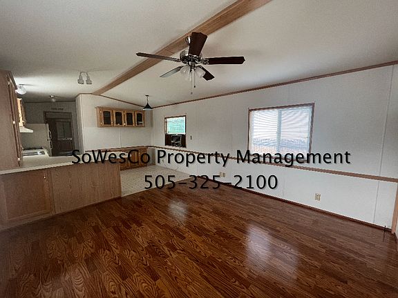 2nd image of 1008 Hall Pl Trailer 11