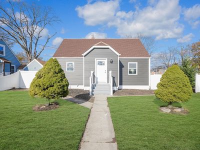 195 Clayton Street, Central Islip, NY, 11722