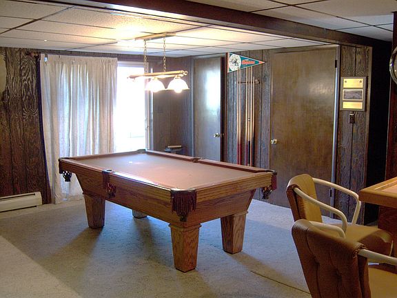Finished LL with Great Game Room - Built-In Bar