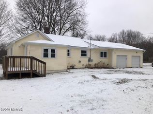 463 Evans St, Jonesville, MI 49250