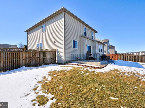 4th image of 233 Morlyn Dr