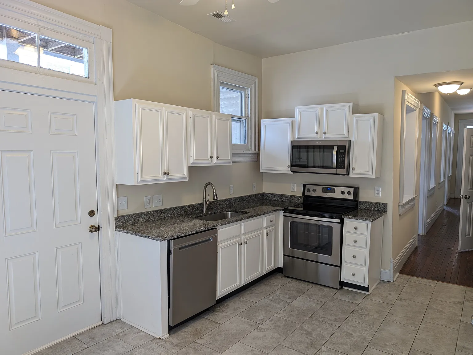 2115 E Marshall St — Photo 3