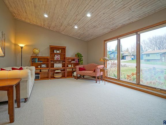 5th image of 5809 W Bristol Dr