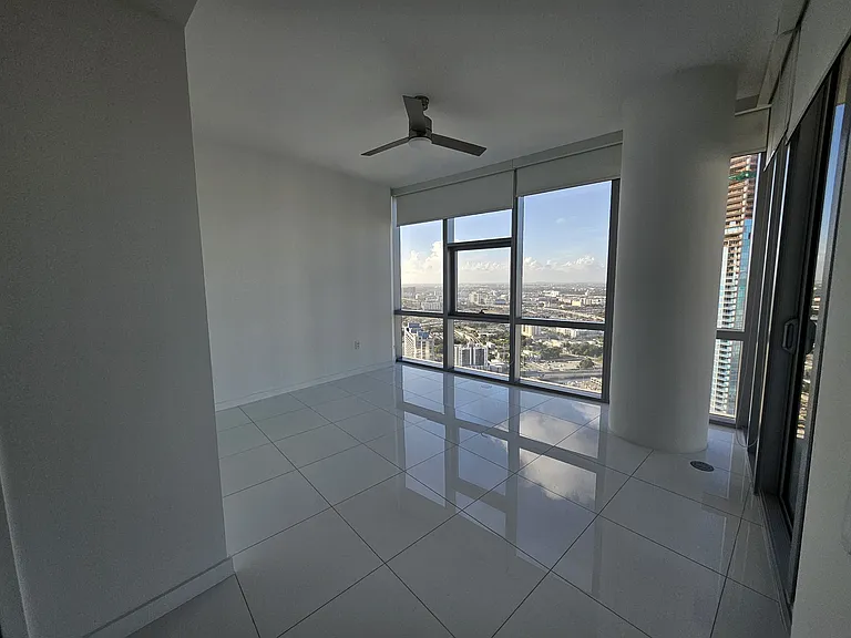 851 NE 1st Ave #4000 — Photo 25