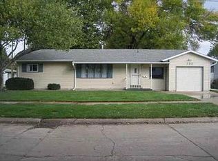 732 Chestnut Ave, Hastings, NE 68901