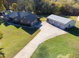 904 Maxine Ave, Crane, MO 65633