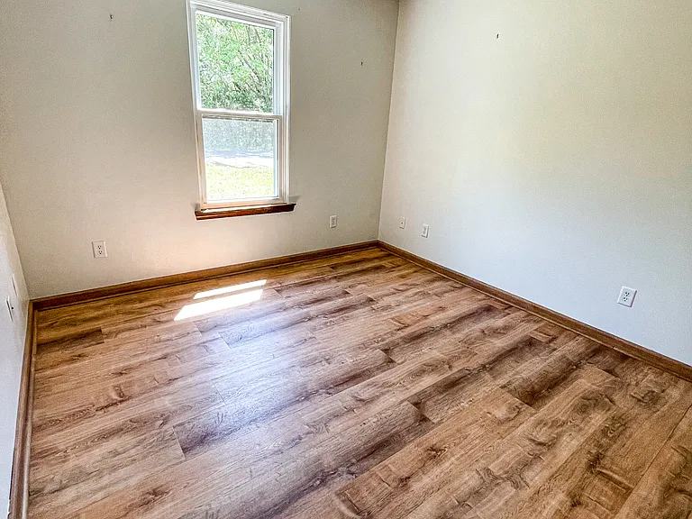 Guest bedroom 1