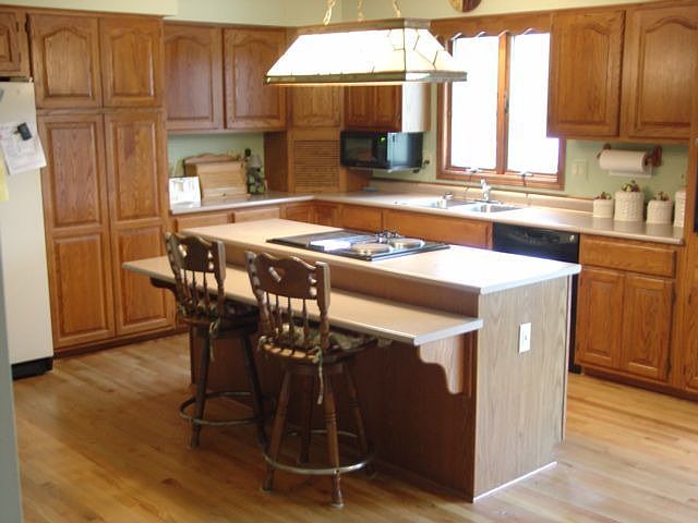 2nd image of 8829 Meskill Rd
