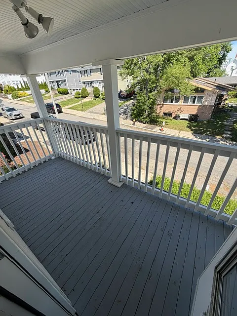 3 bed, 1.0 bath, 1100 sqft, $3,300 — Photo 3