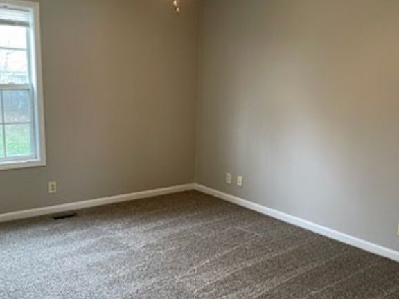 5th image of 440 Terrier Way
