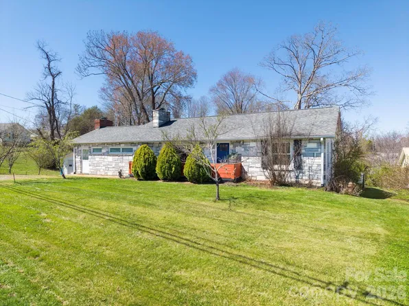 298 Erwin Hills Rd, Asheville, NC 28806